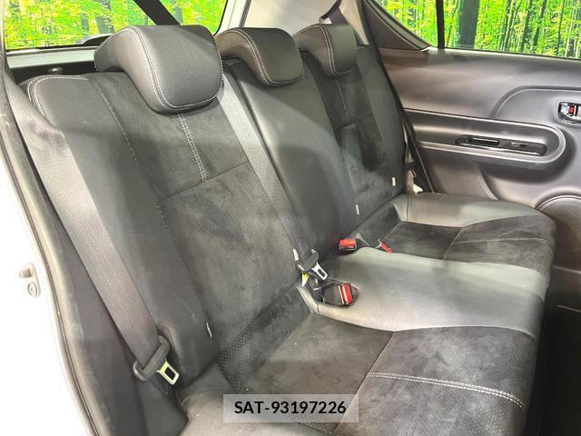 Toyota AQUA 2014-03 8008667-8