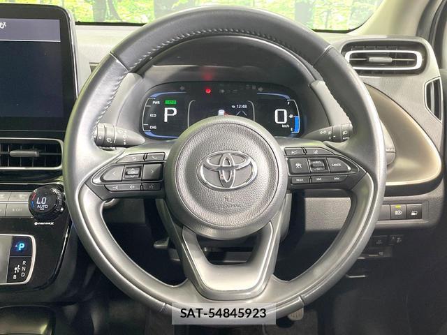 Toyota AQUA 2023-01 8010453-10