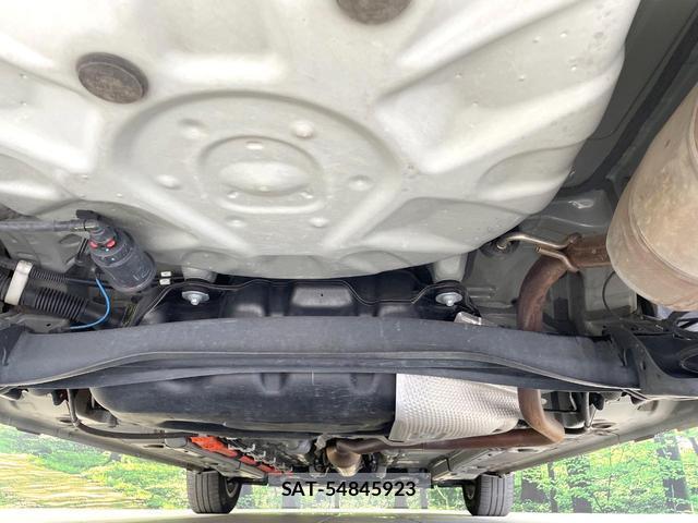 Toyota AQUA 2023-01 8010453-18