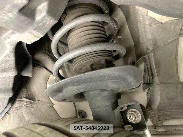 Toyota AQUA 2023-01 8010453-19