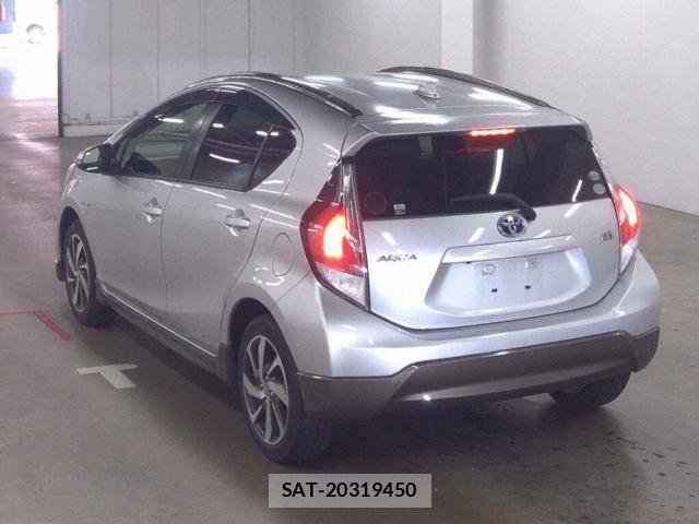 Toyota AQUA 2015-06 8010488-1