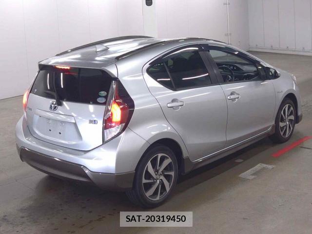 Toyota AQUA 2015-06 8010488-4