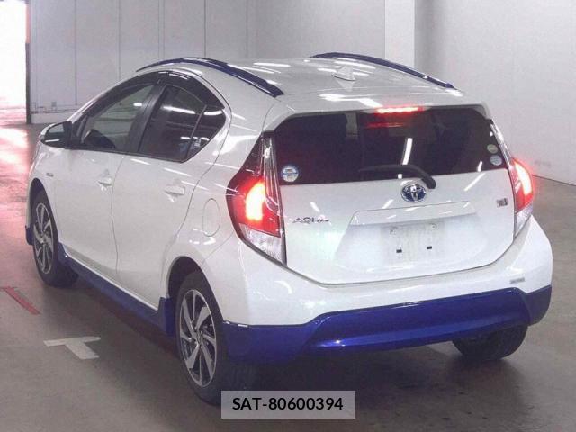 Toyota AQUA 2016-11 8010495-1