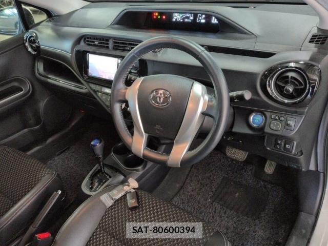 Toyota AQUA 2016-11 8010495-2