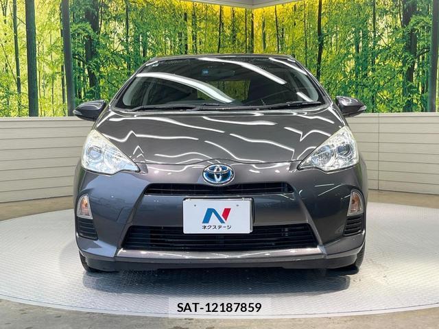 Toyota AQUA 2014-08 8011102-13