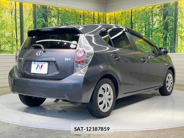 Toyota AQUA 2014-08 8011102-16