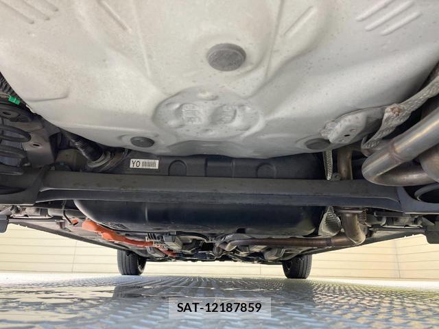 Toyota AQUA 2014-08 8011102-18