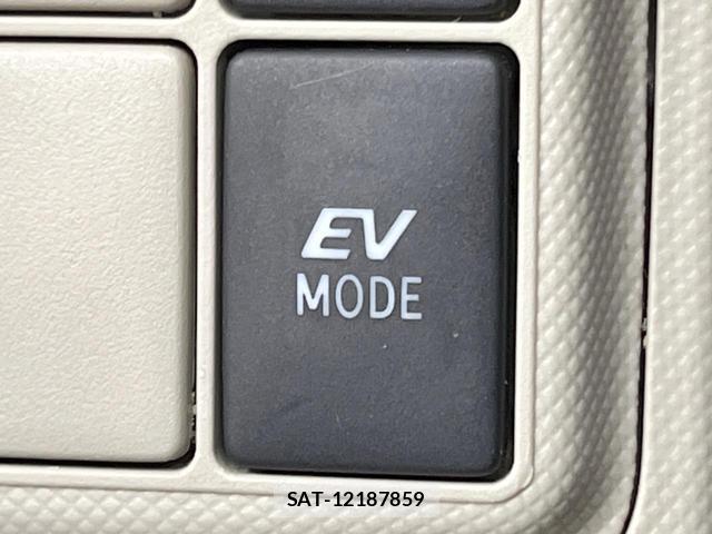 Toyota AQUA 2014-08 8011102-3