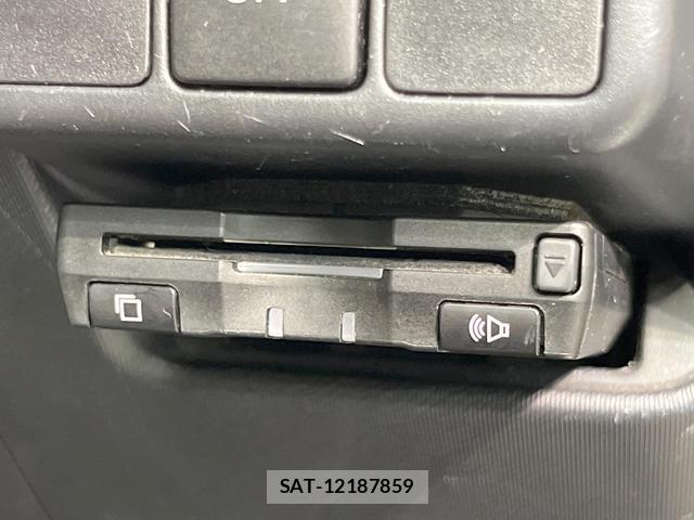 Toyota AQUA 2014-08 8011102-4