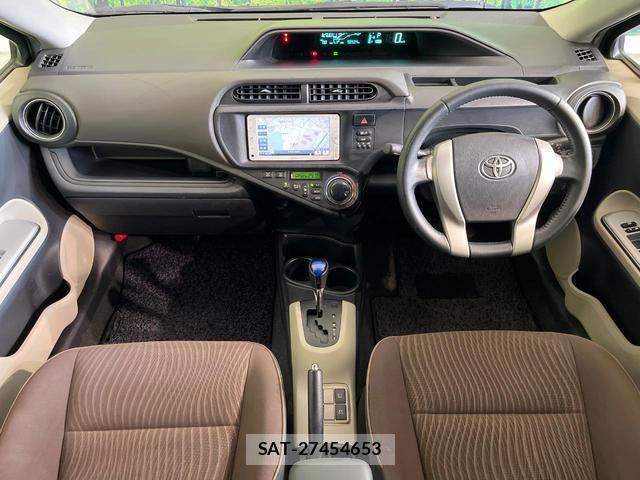 Toyota AQUA 2012-07 8011367-1