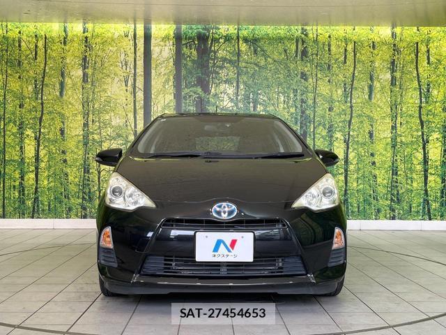 Toyota AQUA 2012-07 8011367-12