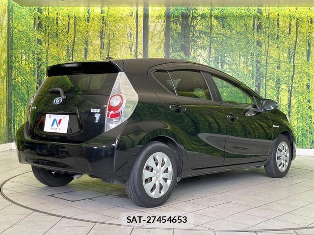 Toyota AQUA 2012-07 8011367-15