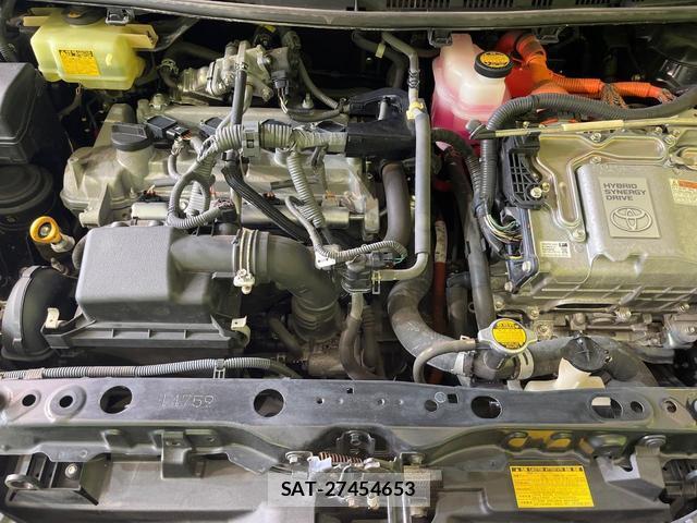 Toyota AQUA 2012-07 8011367-17