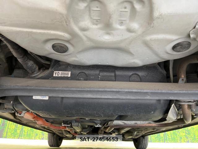 Toyota AQUA 2012-07 8011367-18