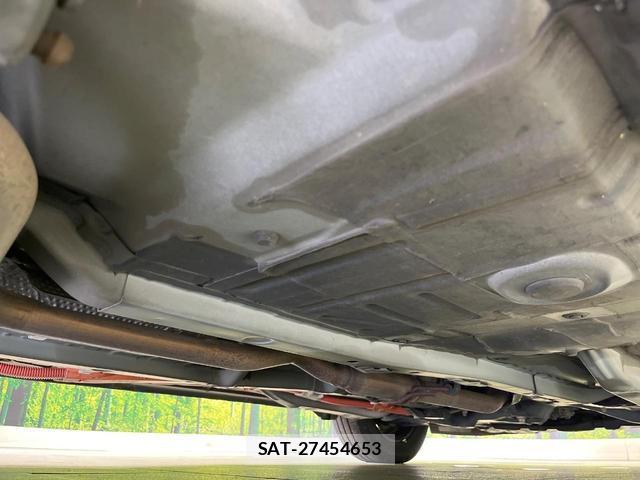 Toyota AQUA 2012-07 8011367-19