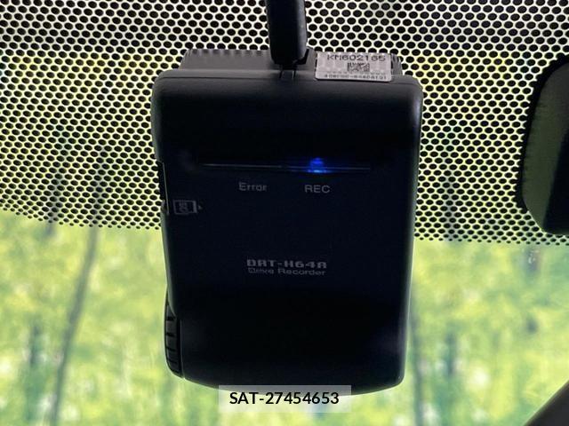 Toyota AQUA 2012-07 8011367-3
