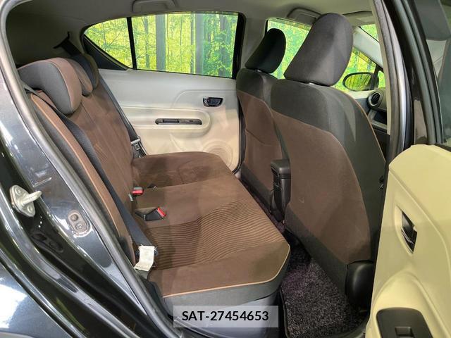 Toyota AQUA 2012-07 8011367-7