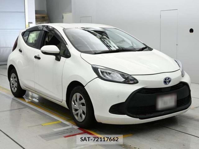 Toyota AQUA 2023-06 8011564-0