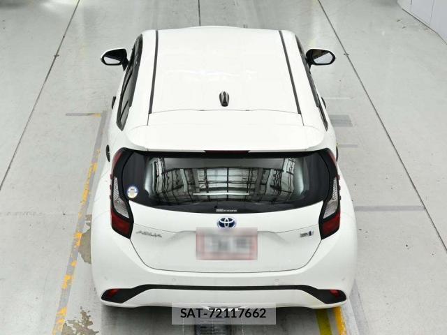 Toyota AQUA 2023-06 8011564-11