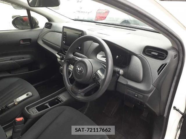 Toyota AQUA 2023-06 8011564-2