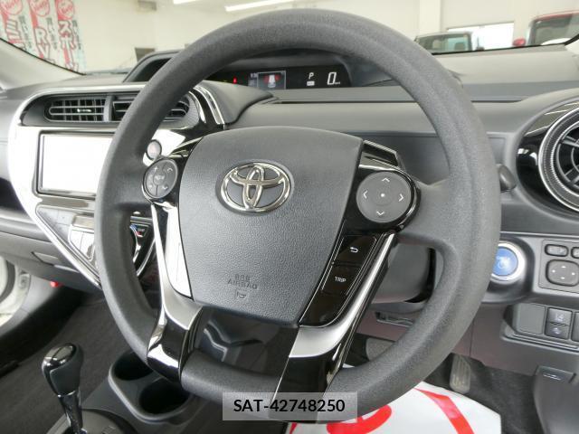 Toyota AQUA 2020-03 8011978-6