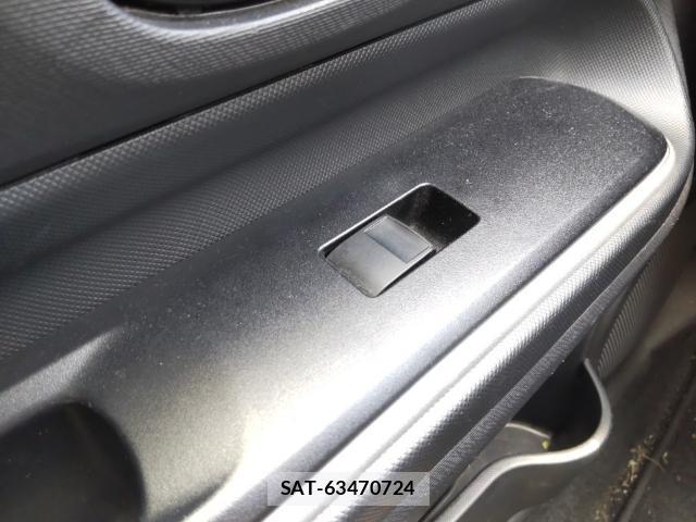 Toyota AQUA 2021-06 8012086-12