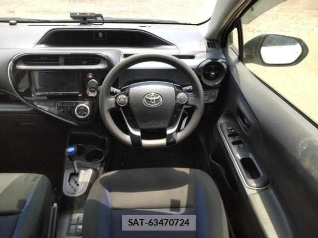 Toyota AQUA 2021-06 8012086-2