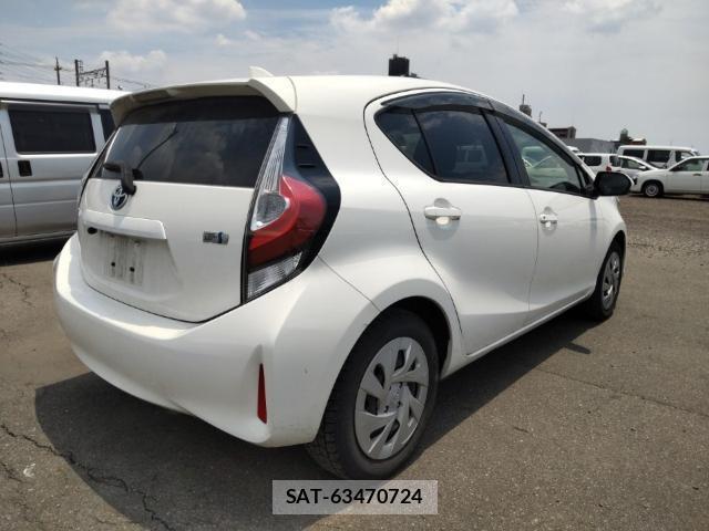 Toyota AQUA 2021-06 8012086-4
