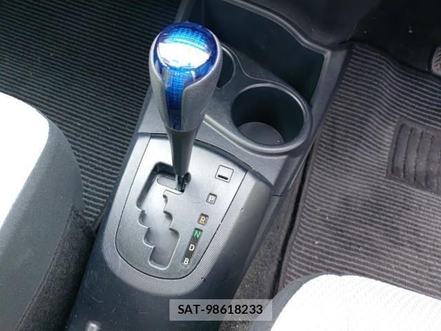 Toyota AQUA 2015-07 8012101-11