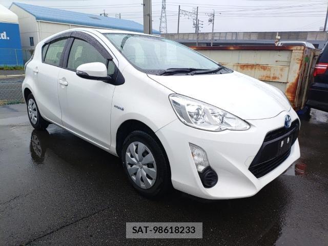 Toyota AQUA 2015-07 8012101-3