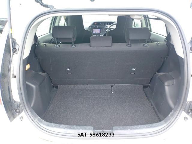 Toyota AQUA 2015-07 8012101-7