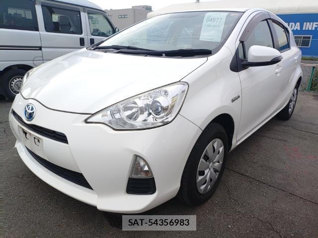 Toyota AQUA 2014-07 8012106-0