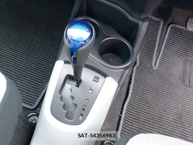 Toyota AQUA 2014-07 8012106-11