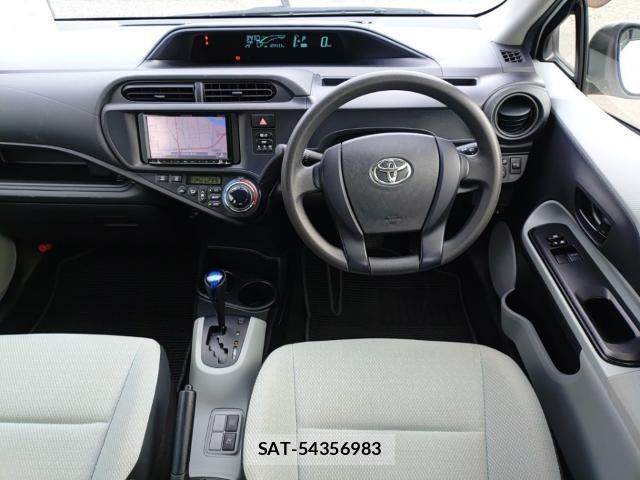 Toyota AQUA 2014-07 8012106-2