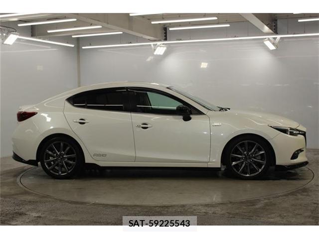 Mazda ATENZA 2016-09 8011327-3