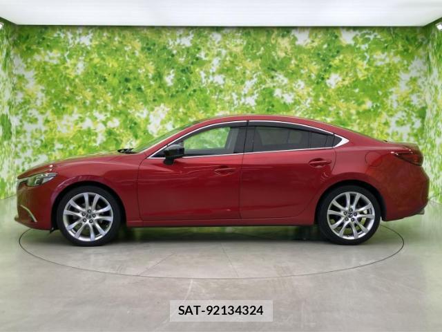 Mazda ATENZA 2017-03 8012268-1