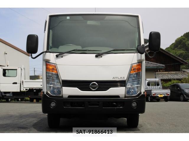 Nissan ATLAS 2015-06 8003157-1