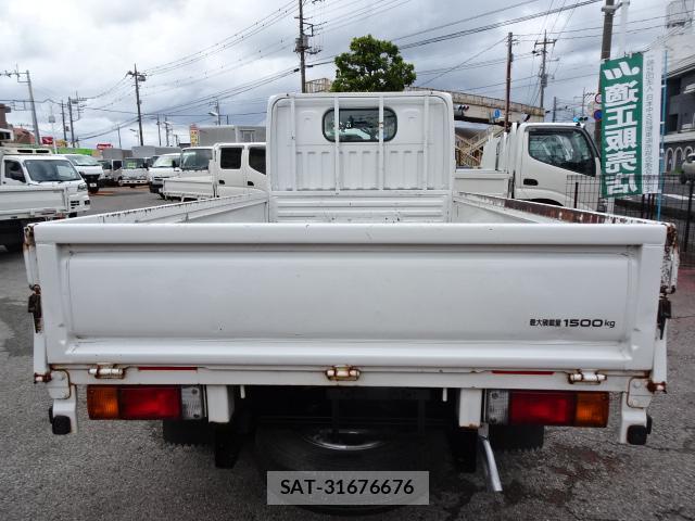 Nissan ATLAS 2013-06 8004129-1