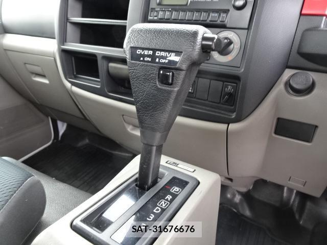 Nissan ATLAS 2013-06 8004129-15