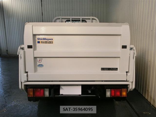 Nissan ATLAS 2012-09 8004541-13