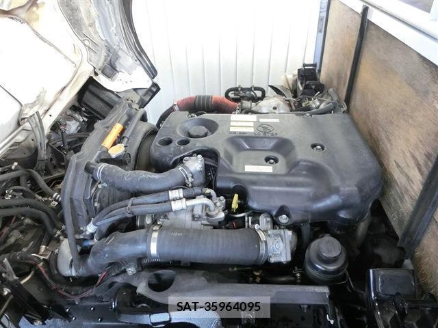 Nissan ATLAS 2012-09 8004541-17