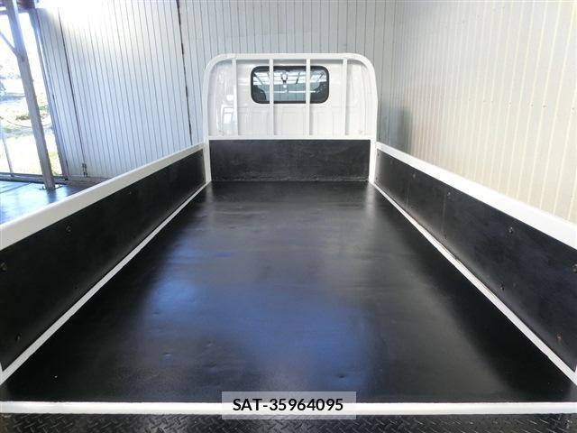 Nissan ATLAS 2012-09 8004541-18