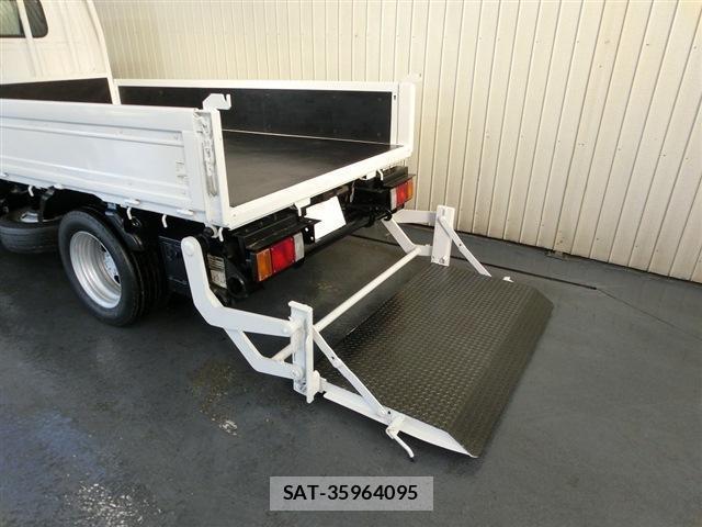 Nissan ATLAS 2012-09 8004541-19