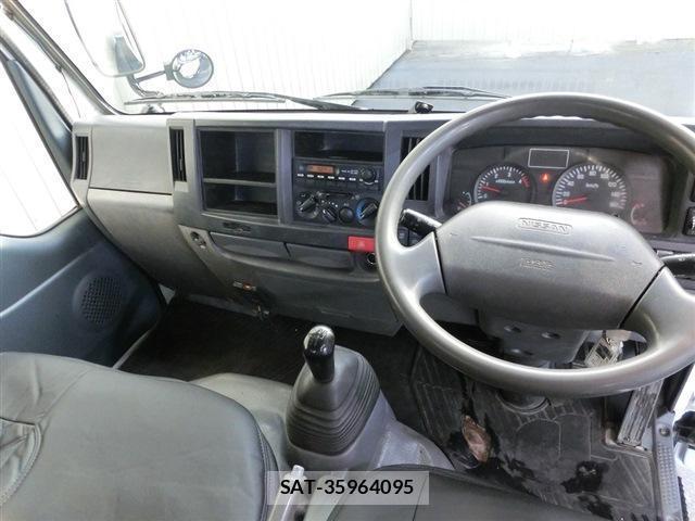 Nissan ATLAS 2012-09 8004541-3