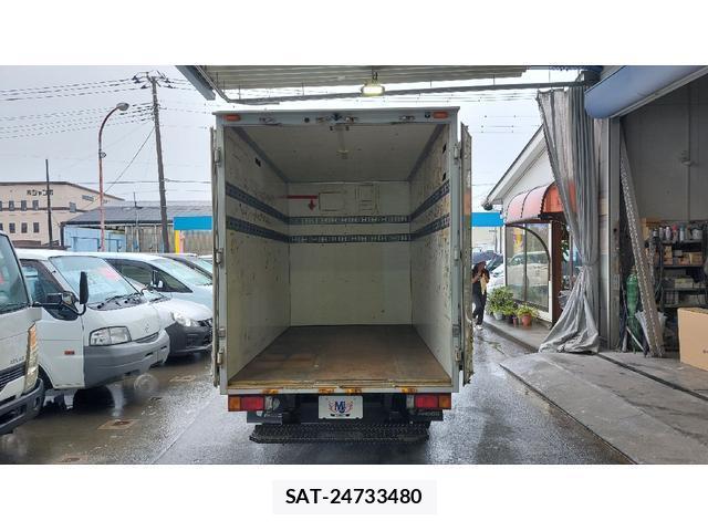 Nissan ATLAS 2015-02 8006293-3