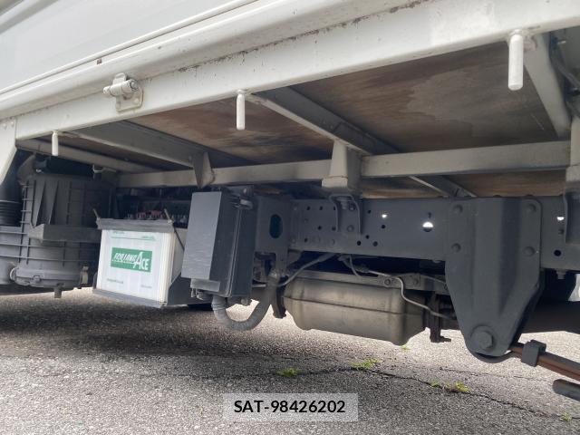 Nissan ATLAS 2013-06 8007115-17
