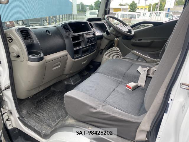 Nissan ATLAS 2013-06 8007115-7
