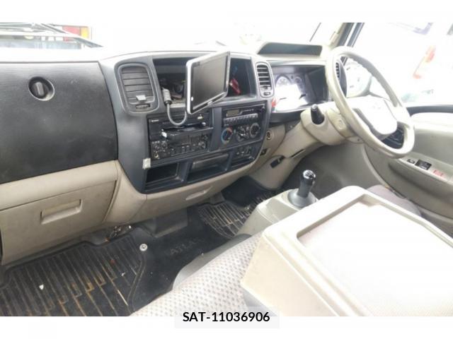Nissan ATLAS 2010-03 8010560-2