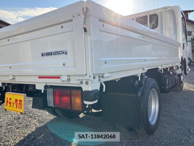 Nissan ATLAS 2025-11 8011953-16