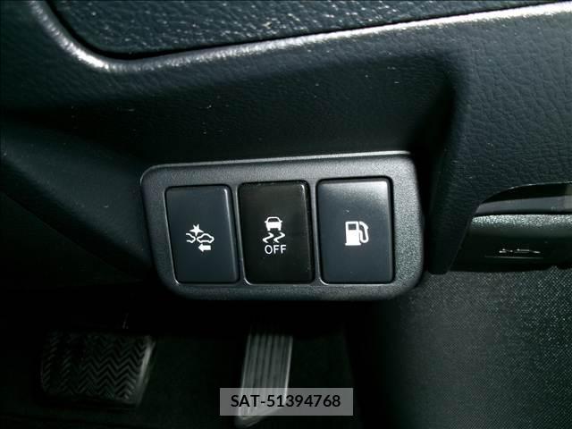 Toyota AVENSIS 2016-09 8009138-6